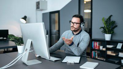 Analyzing Customer Support and Community Engagement ⁢Features